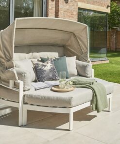 Norfolk Leisure Titchwell Garden Day Bed in White / Beige